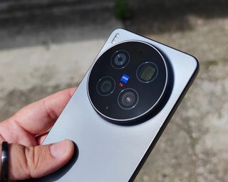 На 20 000 грн дешевле и не хуже iPhone 17 Pro Max: чем удивил Vivo X300 Ultra во время тестов