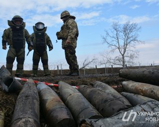 Спасателям потребуется еще более месяца для разминирования района у Балаклеи