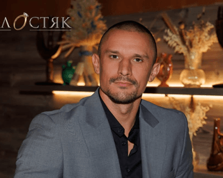 Поцелуй и знакомство с мамой: "Холостяк" Цимбалюк приехал в Хмельницкий (фото)