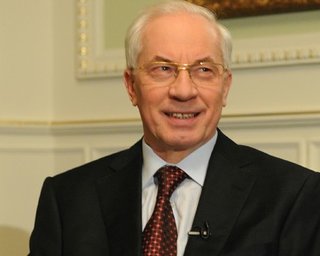 Азаров поручил разыскать Черновецкого 