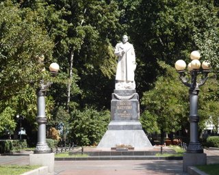 Переносить могилу Ватутина из Киеве можно только с военными почестями, — внук генерала