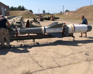 "Ворог мститься вільному Херсону": Зеленський заявив про підкріплення ППО та РЕБ міста