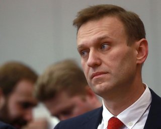 Навальный впал в кому и находится в тяжелом состоянии