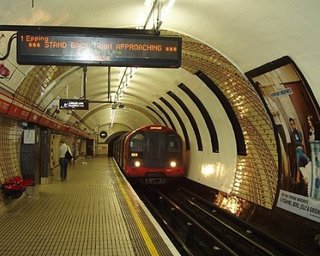 В Лондоне бастуют работники метро 