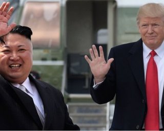 Ким Чен Ын теперь может звонить Трампу днем и ночью