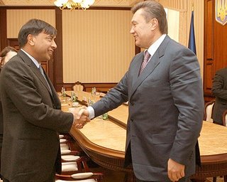 Налог добавленных проблем. Украинский бизнес загоняют в \"ямы\"