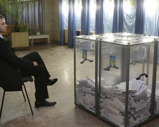 На предстоящие выборы в Украину приедет рекордное количество наблюдателей