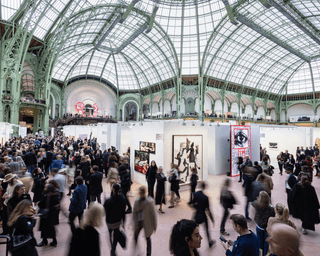 У Парижі через протести достроково закрили виставку сучасного мистецтва Art Basel: деталі