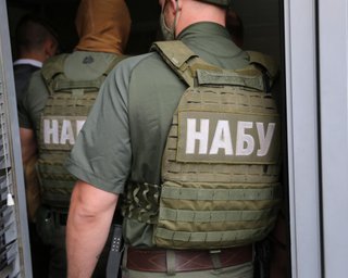 Пачки доларів для корупційних схем "Енергоатома" завезли зі США: в соцмережах зауважили деталь