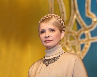 Тимошенко пообещала не пустить на избирательные участки "туристов" Януковича