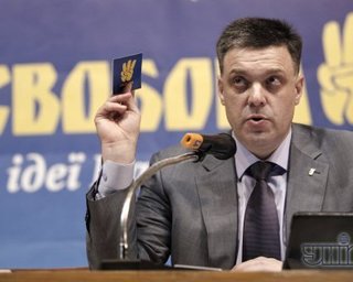 Тягнибок допускает союз с Ярошем на президентских выборах