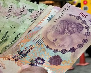 Дефолт в Аргентине: власти договорились с ключевыми кредиторами по долгу в $65 млрд