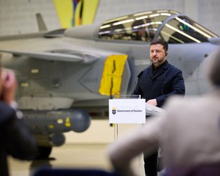 "Чинять опір не лише в Росії": Зеленський пояснив, чому гальмується розвиток української балістики
