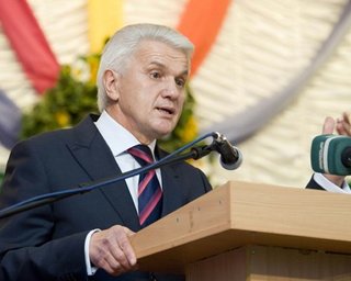 Литвин считает оппозицию главным врагом украинской демократии