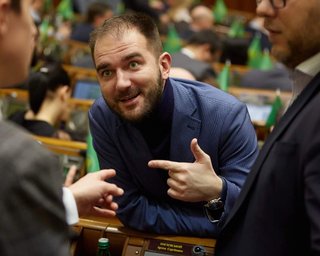 Экс-"слуга народа" Скороход решила взять на поруки подозреваемого в получении взятки Юрченко