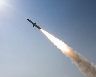 Маневрувала 3 хвилини: російська ракета залетіла на 40 км вглиб Польщі, — генерал
