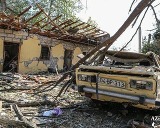 Азербайджан заявляет об обстрелах городов и сел Арменией