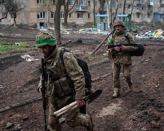 "Болтают языком": Пригожин опроверг сведения о том, что бойцы ВСУ в Бахмуте попали в "котел"