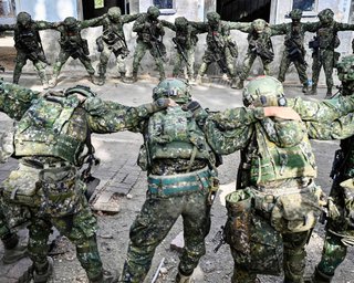 Відповідь на китайську загрозу: Тайвань розширює термін призовної служби до 1 року