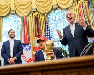 УЕФА угрожает судом президенту ФИФА Инфантино и брату зятя Трампу Кушнеру: что известно — СМИ