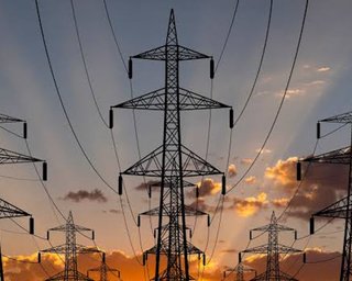 "Енергетична шизофренія": чому Україна експортує світло попри відключення