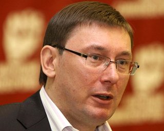 Луценко начал открыто агитировать за Тимошенко
