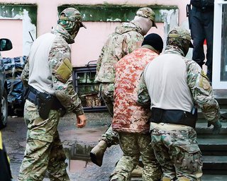Захваченным украинским морякам выплатят по 50 тыс. гривен
