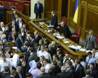 Рыбак подпишет законопроекты, принятые на альтернативном заседании парламента
