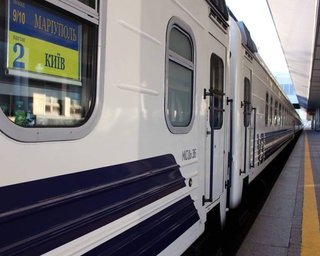 Нападение на женщину в поезде: сотрудников Укрзализныци уволят