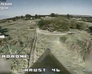 На металобрухт: під Куп'янськом прикордонники знищили FPV-дроном вантажівки ЗС РФ (відео)