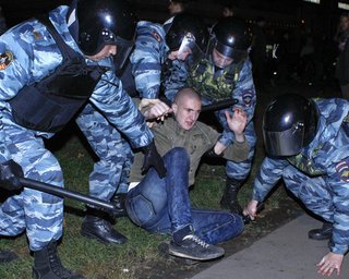 Российские националисты умело используют страх и ненависть - западные СМИ о беспорядках в Бирюлево