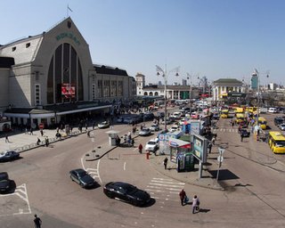 На киевском вокзале планируют установить КПП и сделать платный въезд