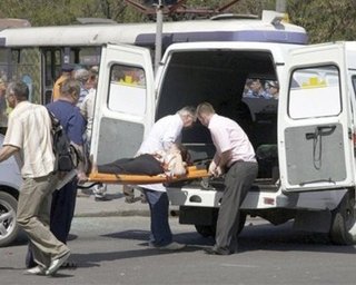 СМИ: Одному из пострадавших от взрывов в Днепропетровске ампутировали руку, другой спасают лицо