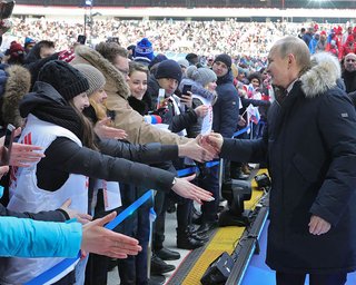"Выступают в роли наблюдателей": россияне не готовы свергать режим Путина, — разведка Латвии