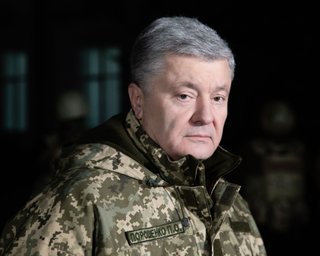 Санкції проти Порошенка: журналіст виявив помилки в документі РНБО