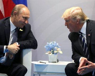 Обсуждали Иран и Украину целый час: Трамп позвонил Путину впервые с 2025 года