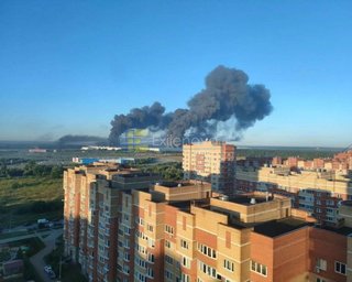 Дрони атакують Московську область: черговий склад Wildberries і нафтобаза охоплені вогнем (фото)
