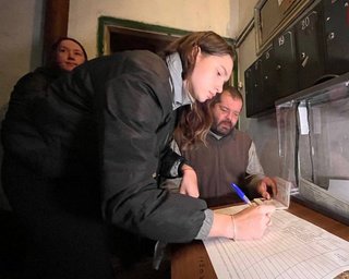 Росіяни завезли масовку з Криму для участі у псевдореферендумі, – ЗМІ