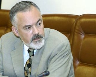 Табачник советует недовольным колледж в Хацапетовке