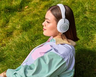 Нові навушники JBL вирізняються автономністю до 80 годин та ціною від 130 доларів (фото)