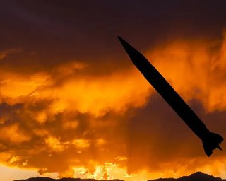 В Киеве прогремели взрывы: россияне комбинированно атаковали столицу "Шахедами" и баллистикой, поднялись пожары