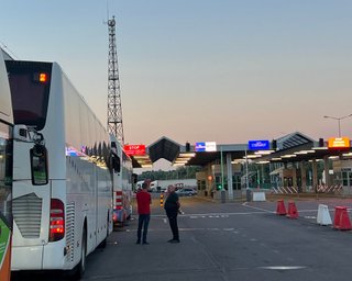 Фермеры и полиция могли останавливать автобусы с украинцами на границе: реакция поляков