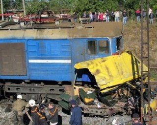 Столкнувшийся с автобусом локомотив был исправен, - Укрзалізниця