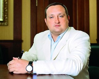 Арбузов проведет брифинг. Вопросы требуют согласовать заранее