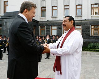 Янукович хочет строить электростанции в Шри-Ланке