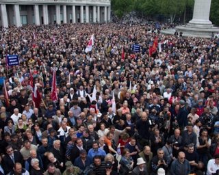 При разгоне демонстрации в Тбилиси погиб полицейский