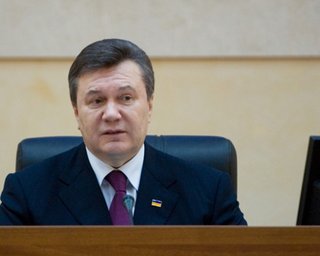 Янукович: повышение пенсионного возраста неизбежно