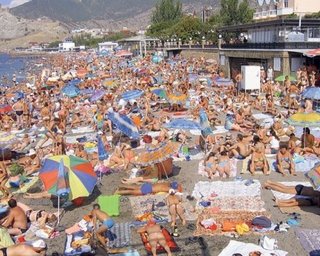 С завтрашнего дня все крымские пляжи сделают бесплатными