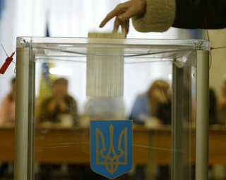 Довготривала війна та збереження влади: в Україні може не бути виборів ще 12 років, — політолог Доній