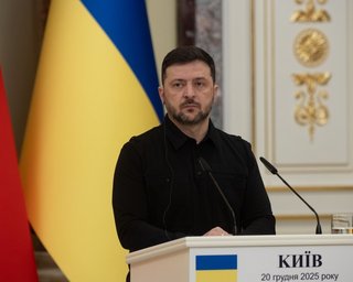 "Сьогодні мирної угоди немає": Зеленський не виключає тристоронню зустріч зі США та РФ